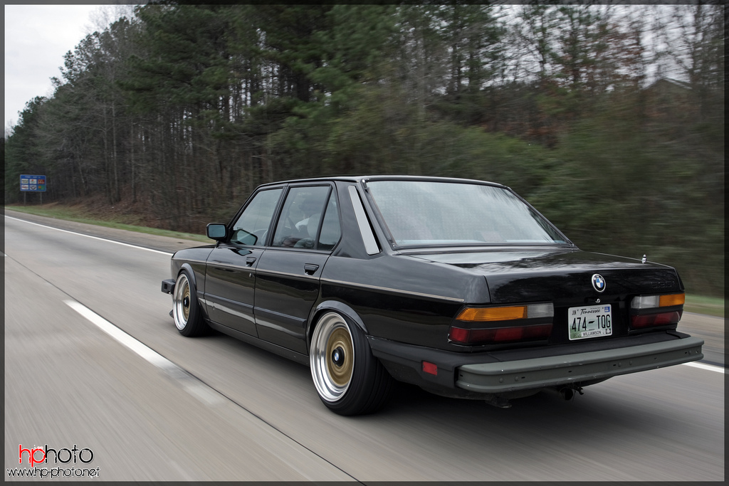 Black BMW 535i E28 on Gold BBS RS Black Caps