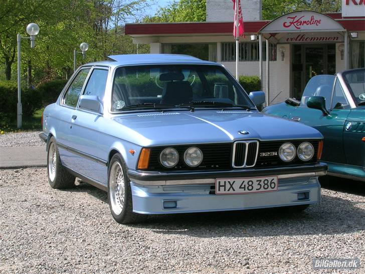 Blue BMW 323i E21 on BBS RS with Alpina Goodies