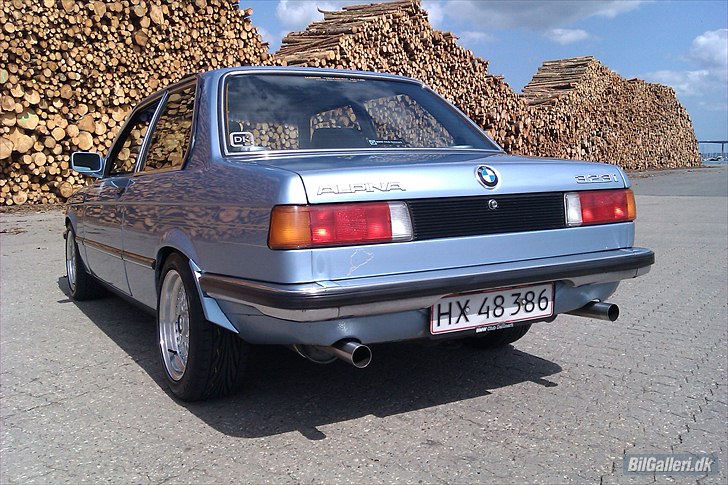 Blue BMW 323i E21 on BBS RS with Alpina Goodies