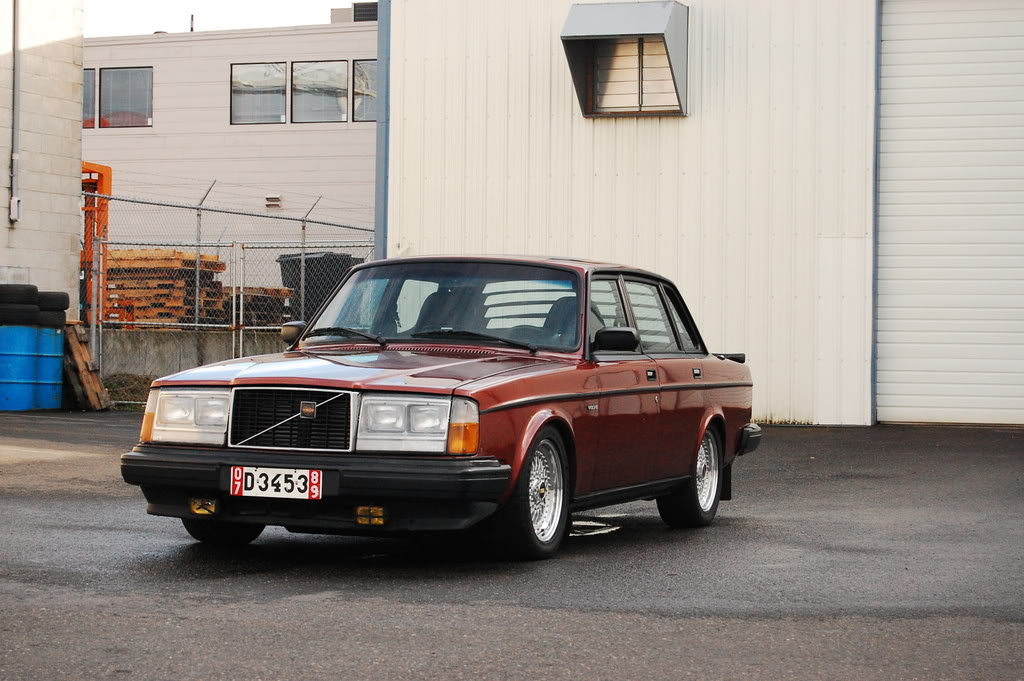 Red_Volvo_240_BBS_RS_01.jpg