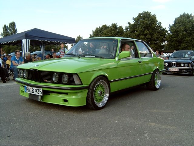 Green BMW E21 on Green BBS RS